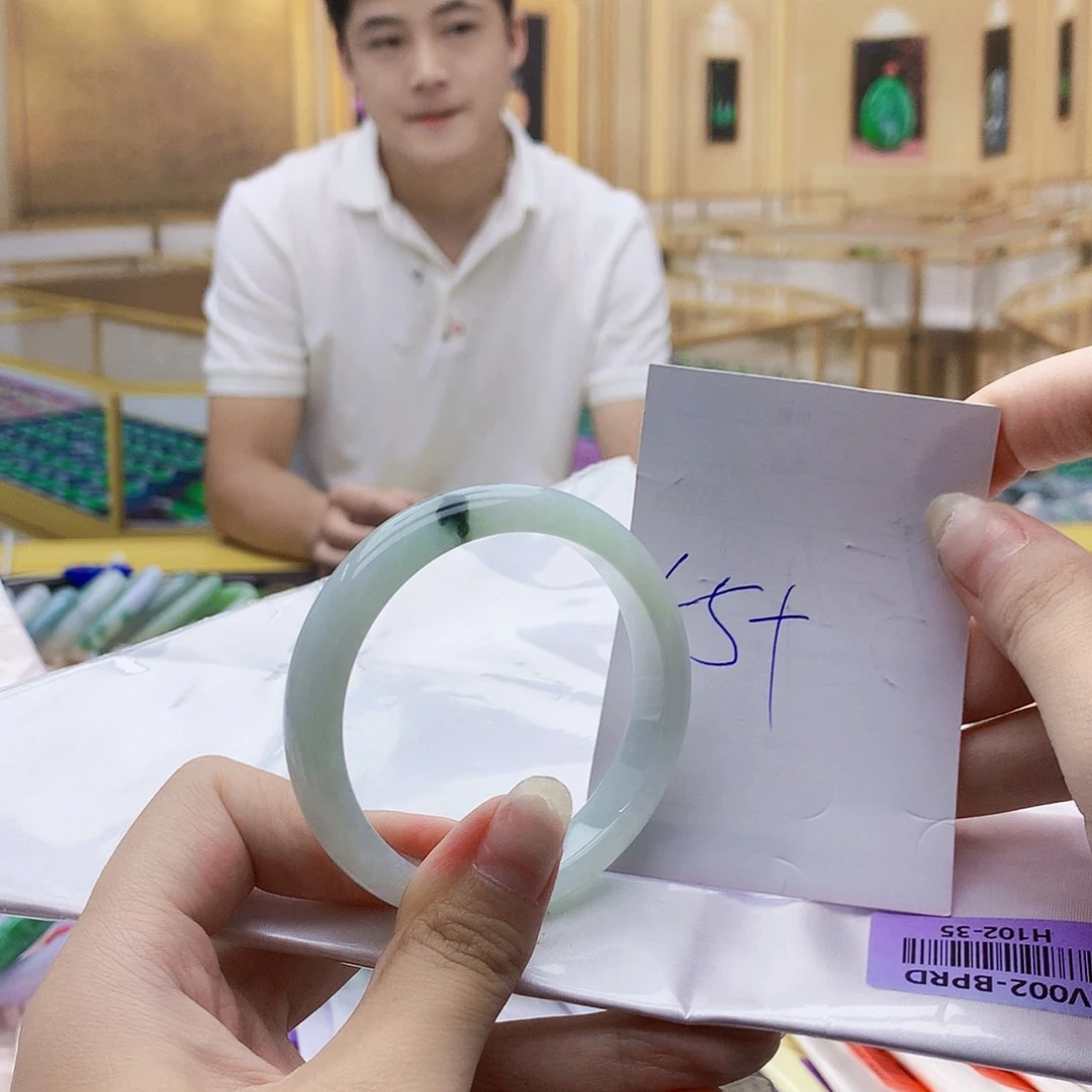 翡翠手镯未镶嵌99998765679