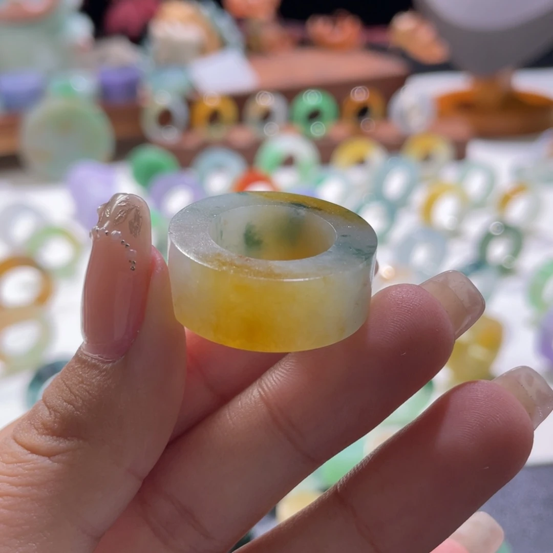 定制翡翠未镶嵌翡翠
