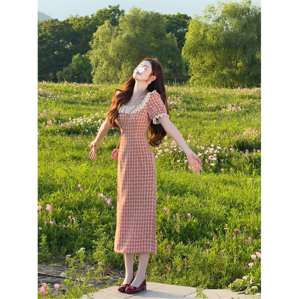 【安妮日记】法复古方领红格植绒爱心碎花俏皮花苞短袖连衣裙21257