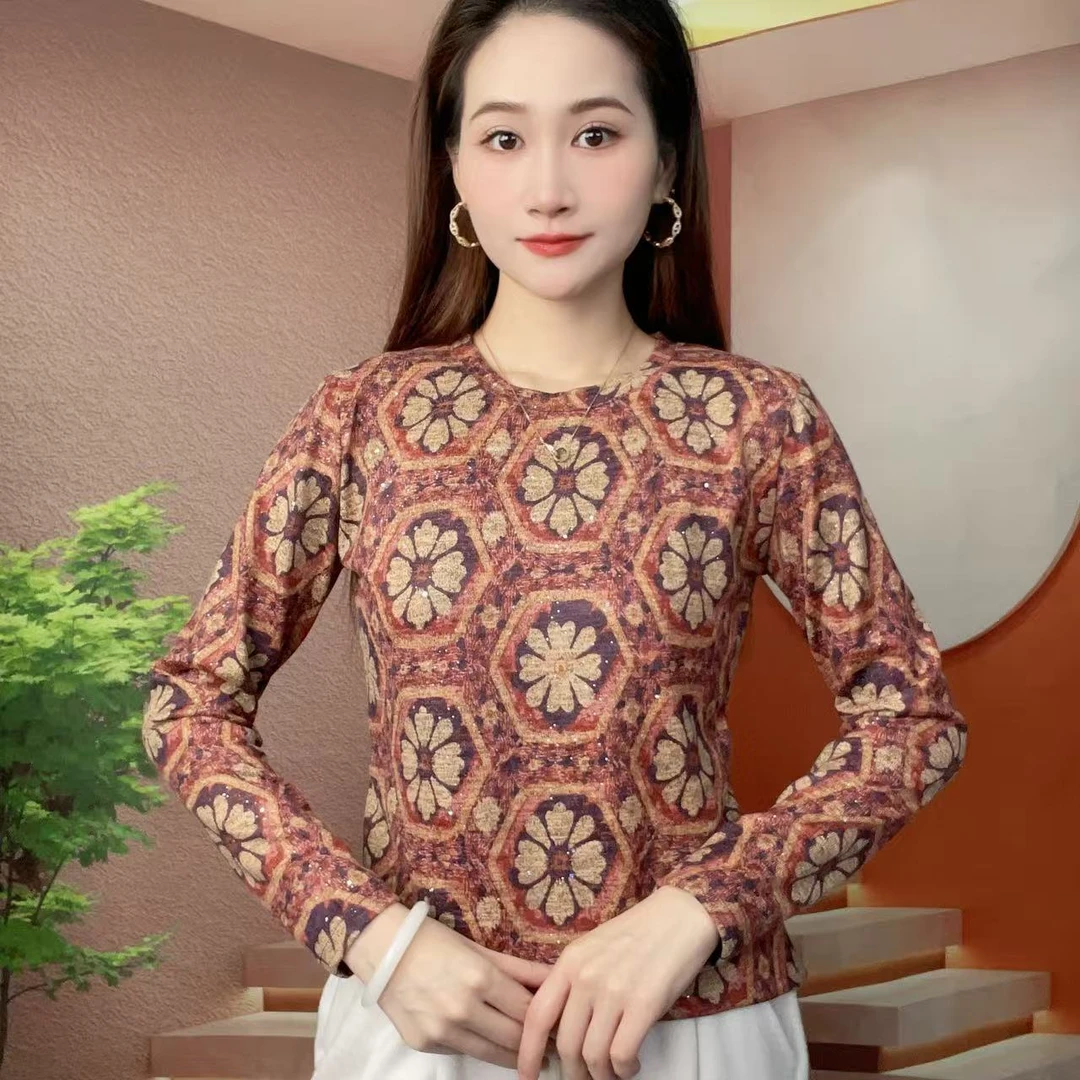 2025冬季新款澳绒长袖圆领时尚显瘦印花T恤上衣A604