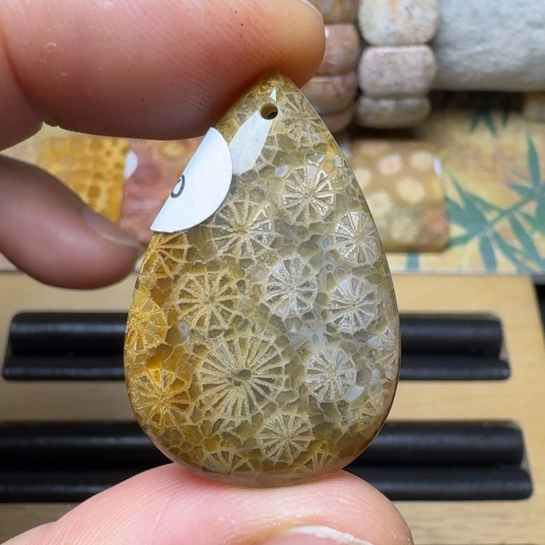 硅化玉个性时尚金币纹大蕾丝花未镶嵌