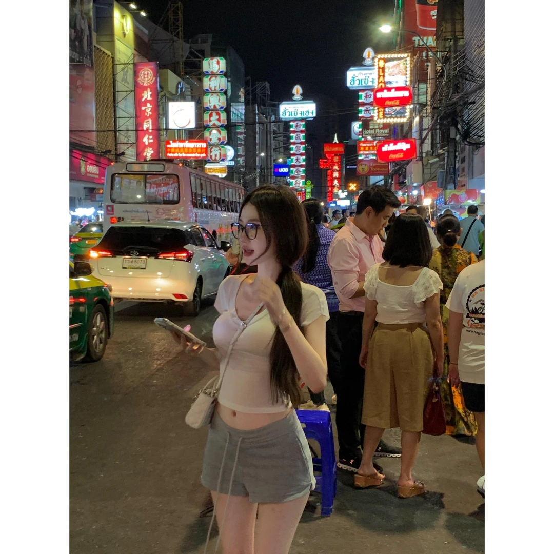 实拍 神仙小t纯欲薄感微透V领白色短袖体恤上衣