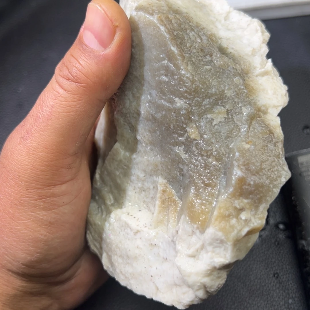 和田玉（糖玉）未镶嵌手镯