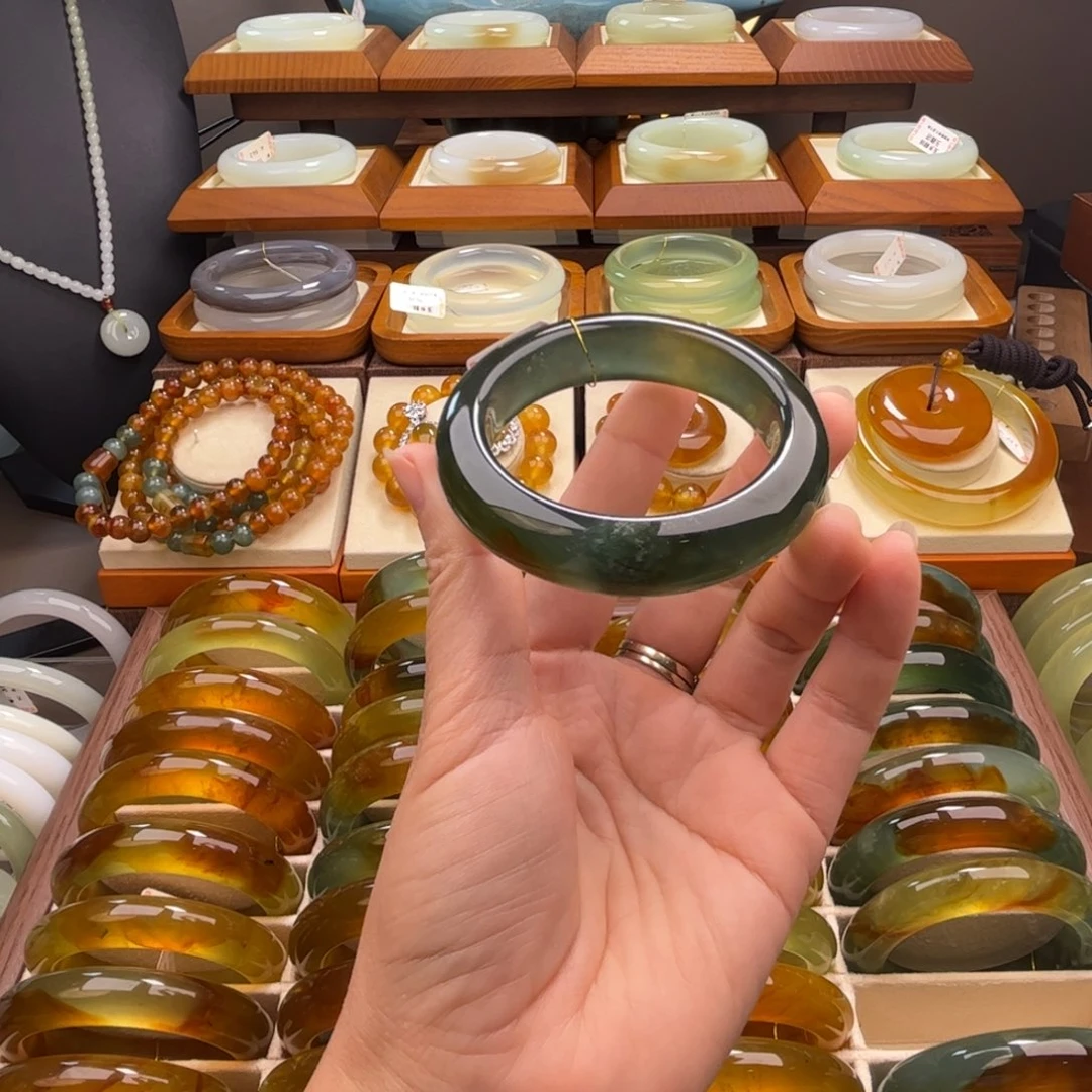 蛇纹石玉未镶嵌手镯54