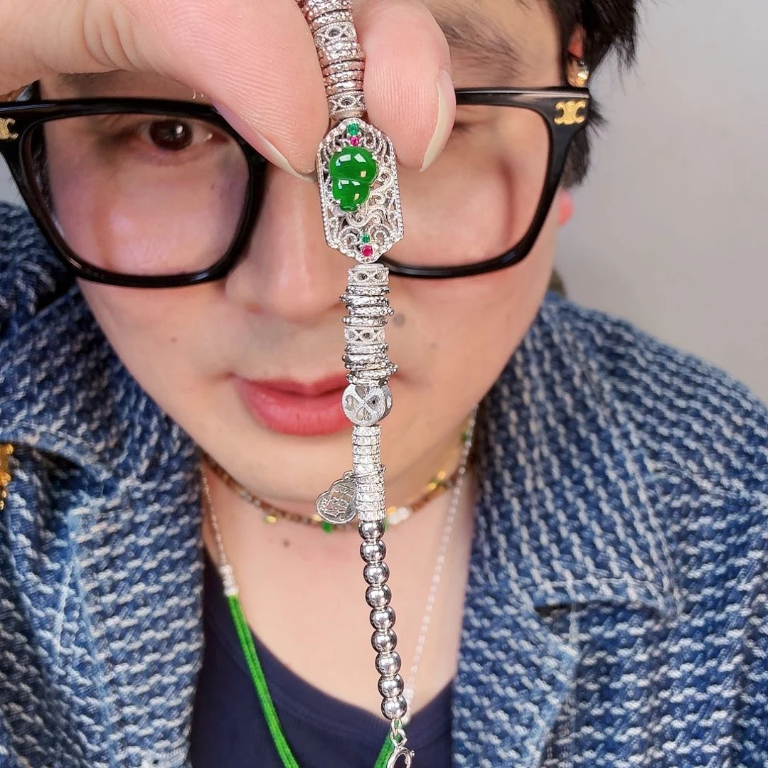 翡翠颈饰未镶嵌一个