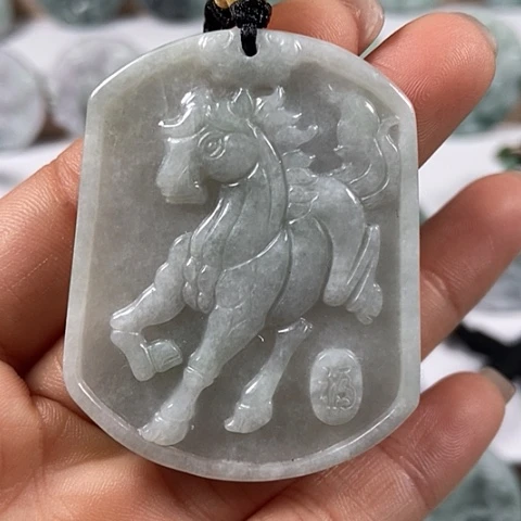 翡翠颈饰未镶嵌马到成功有石纹福利