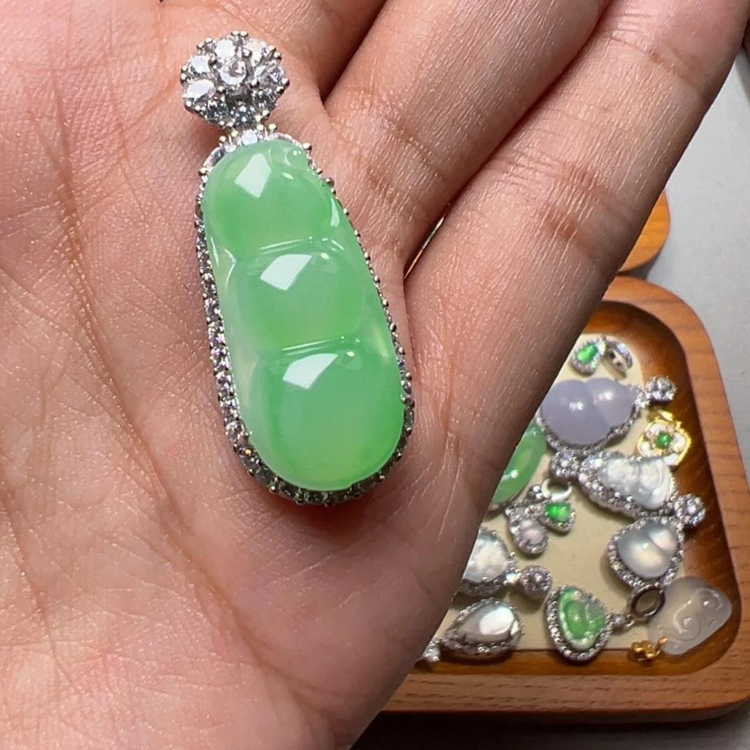 小***点翡翠未镶嵌吊坠(不含链)