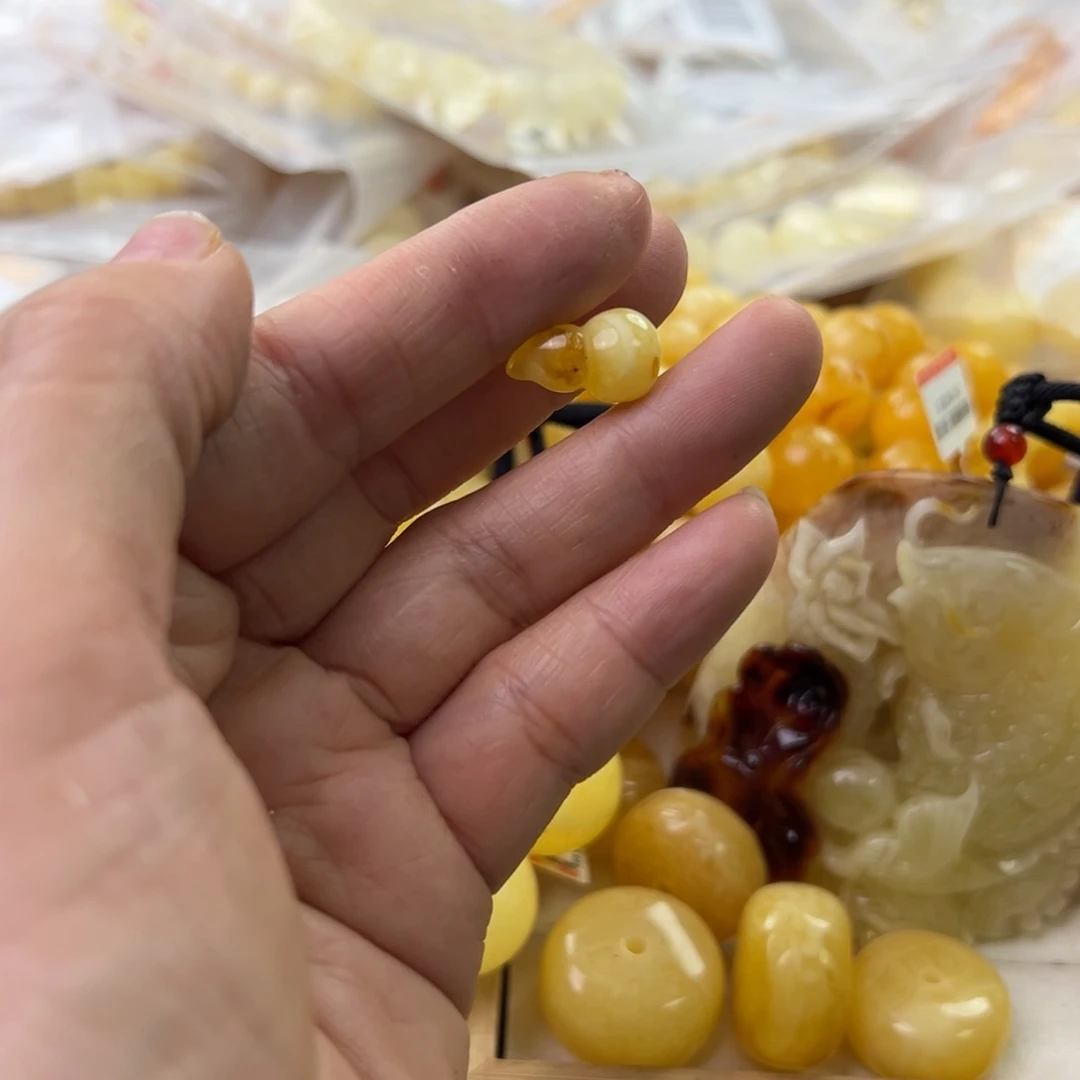 琥珀珠宝奇石未镶嵌