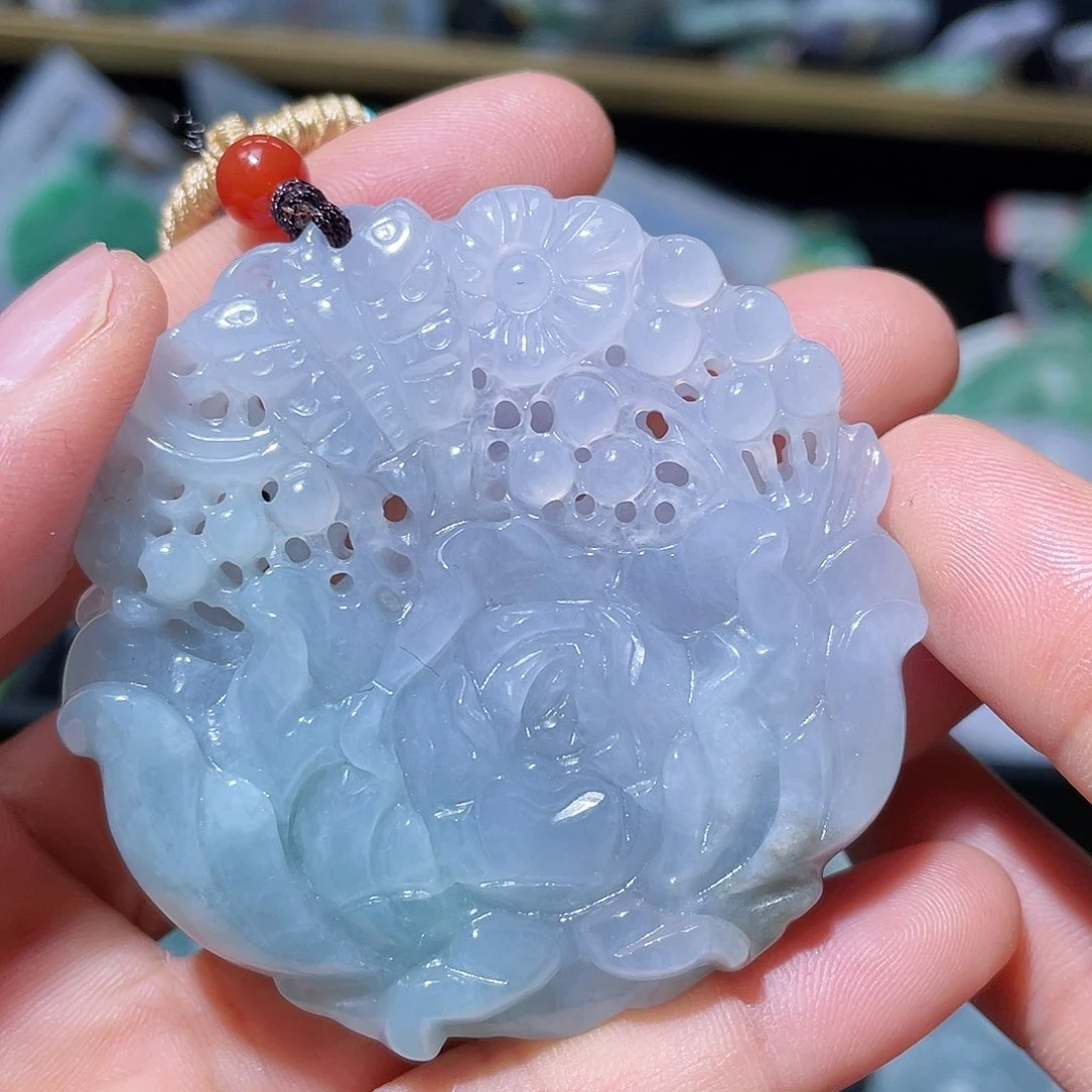 颈饰未镶嵌翡翠一个