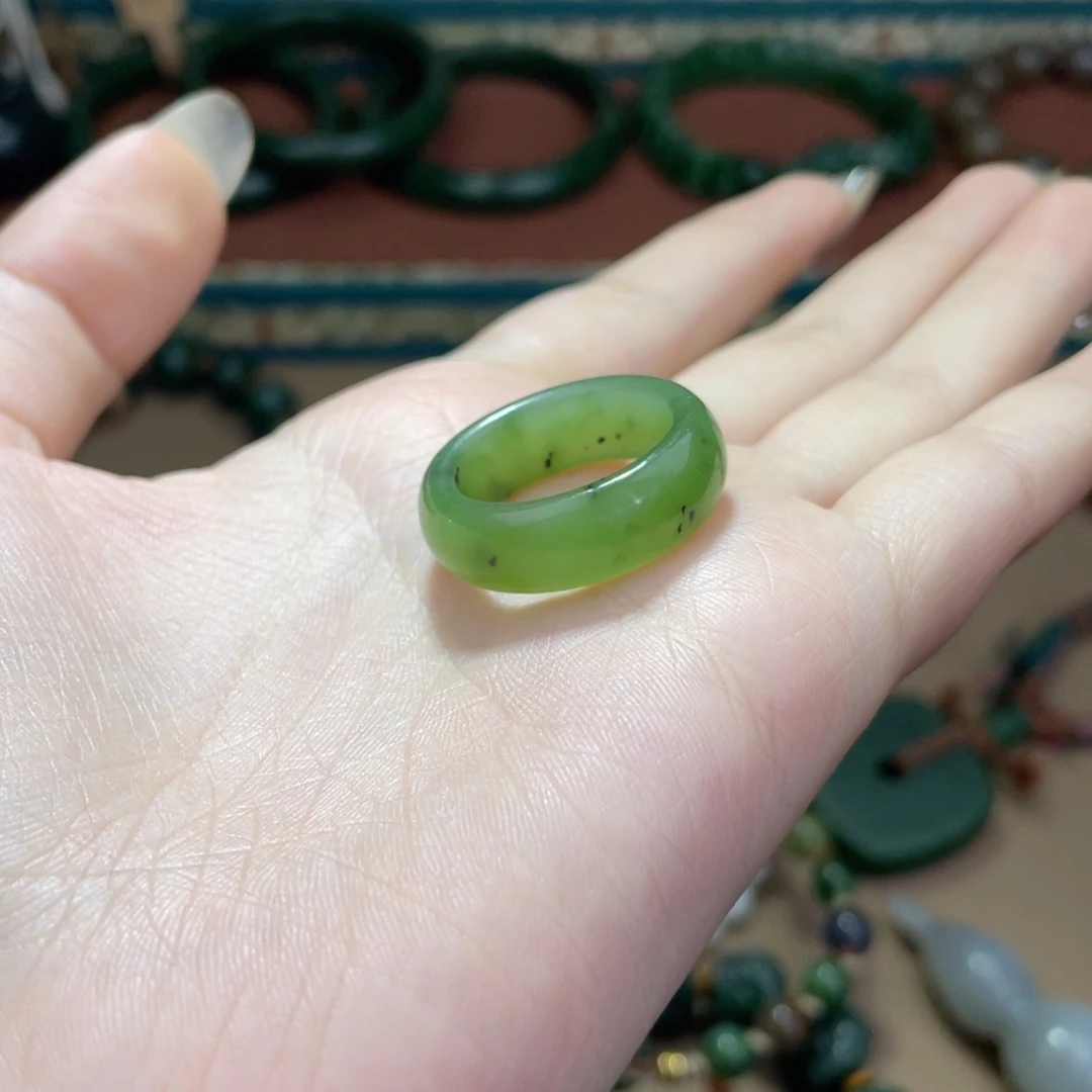 晓****和田玉未镶嵌手链