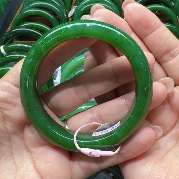 未镶嵌手镯和田玉（碧玉）