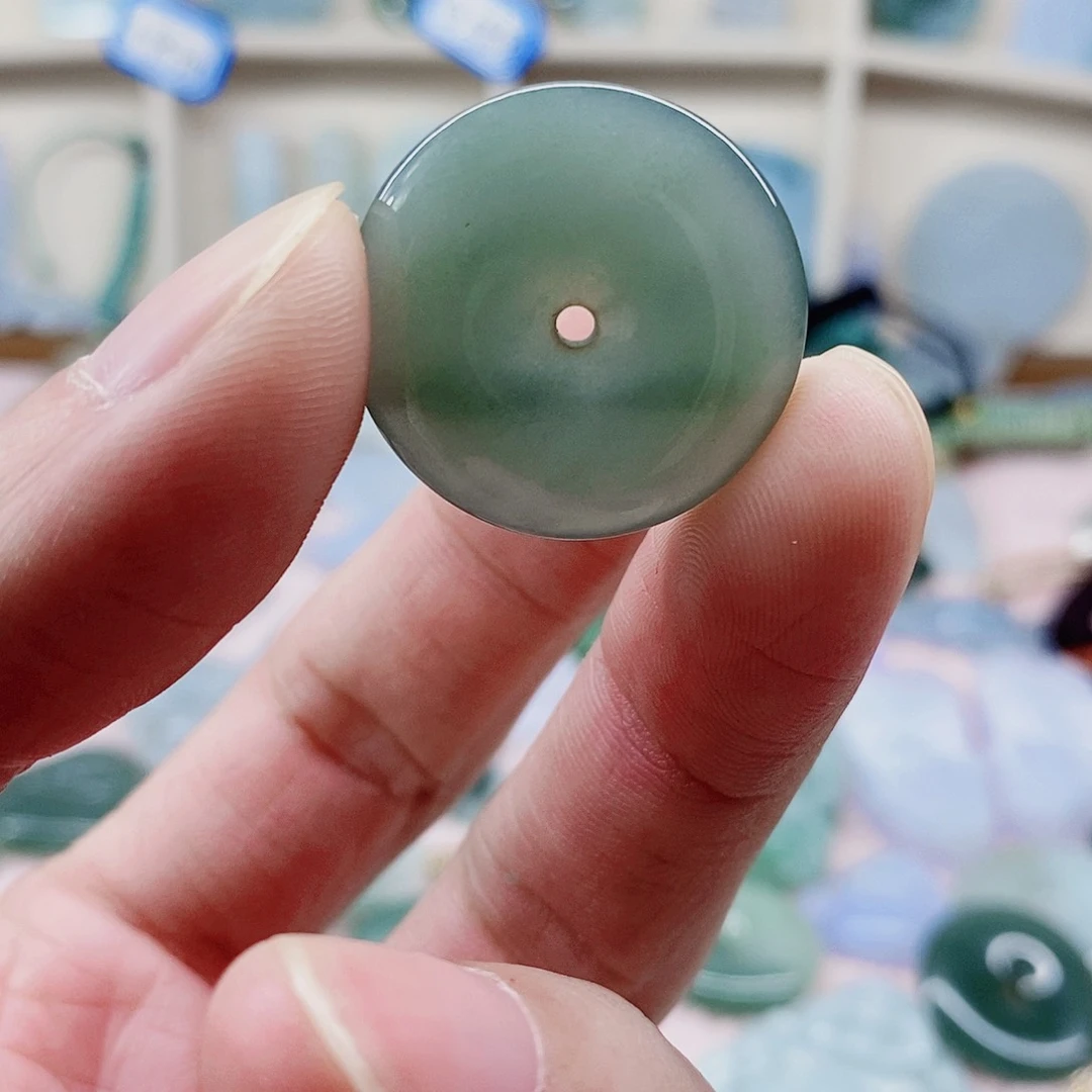 颈饰未镶嵌翡翠天然