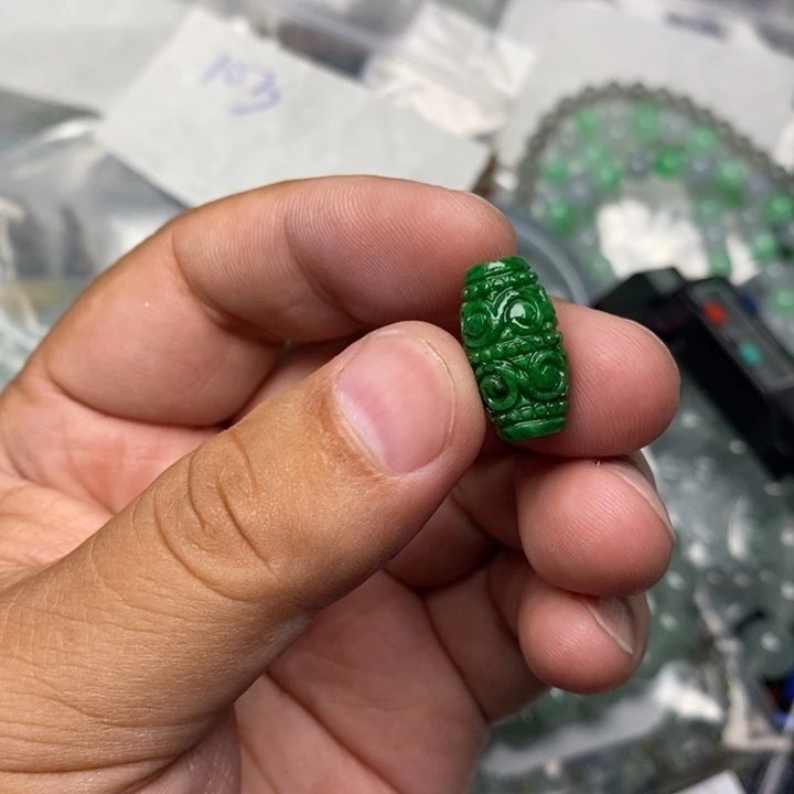 定制翡翠未镶嵌毛货需要抛光请慎拍