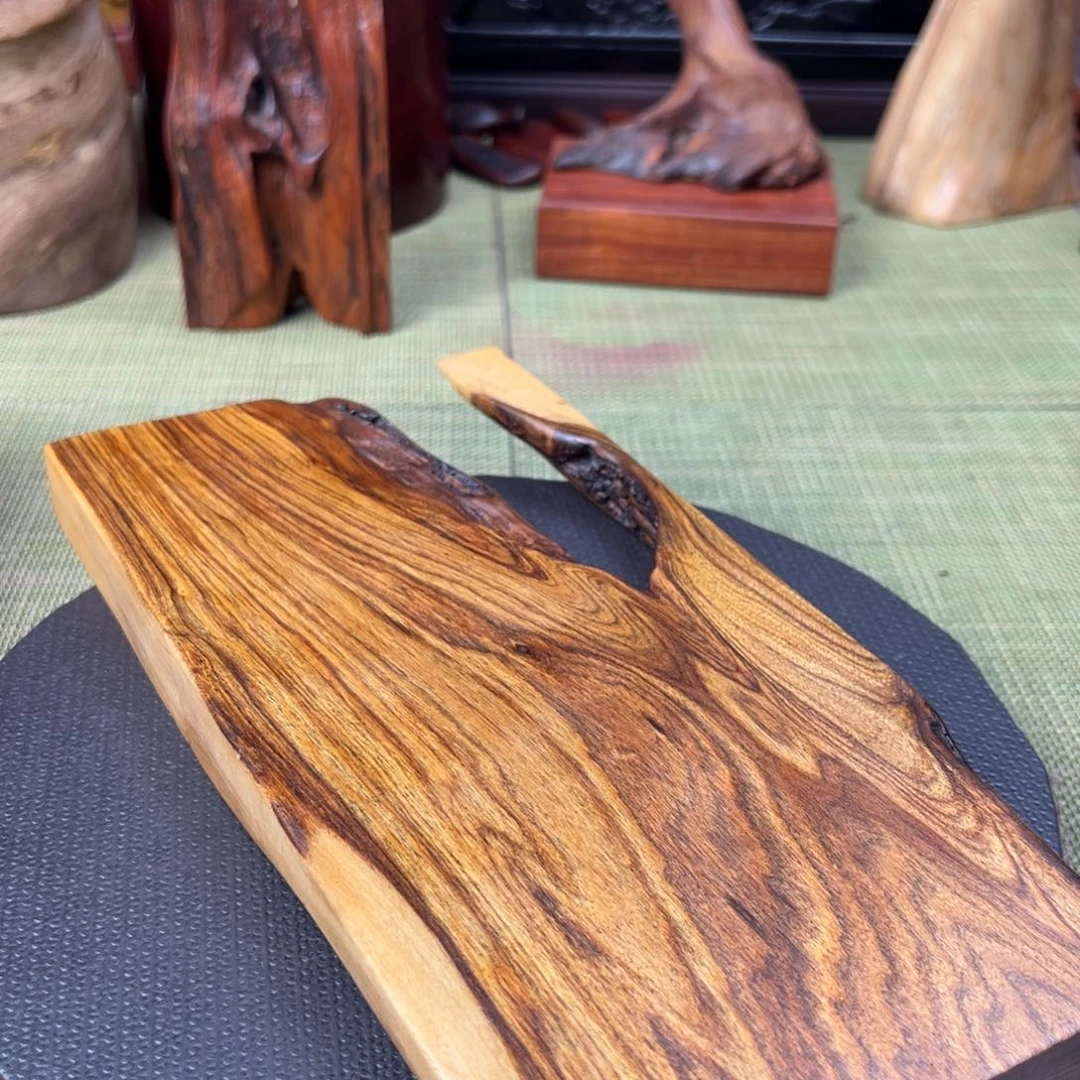 大果紫檀（缅甸花梨）和****起