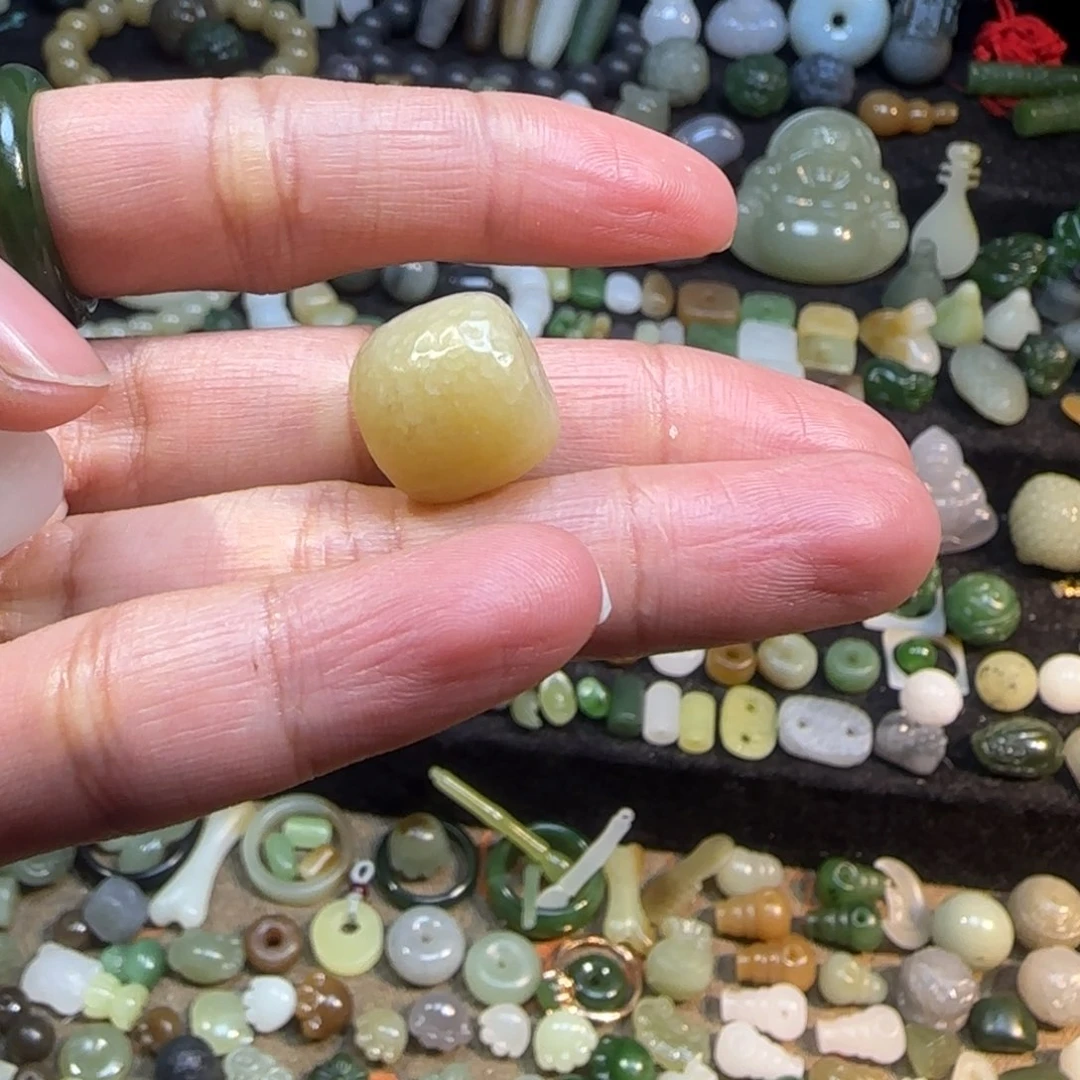 和田玉颈饰未镶嵌钦**村