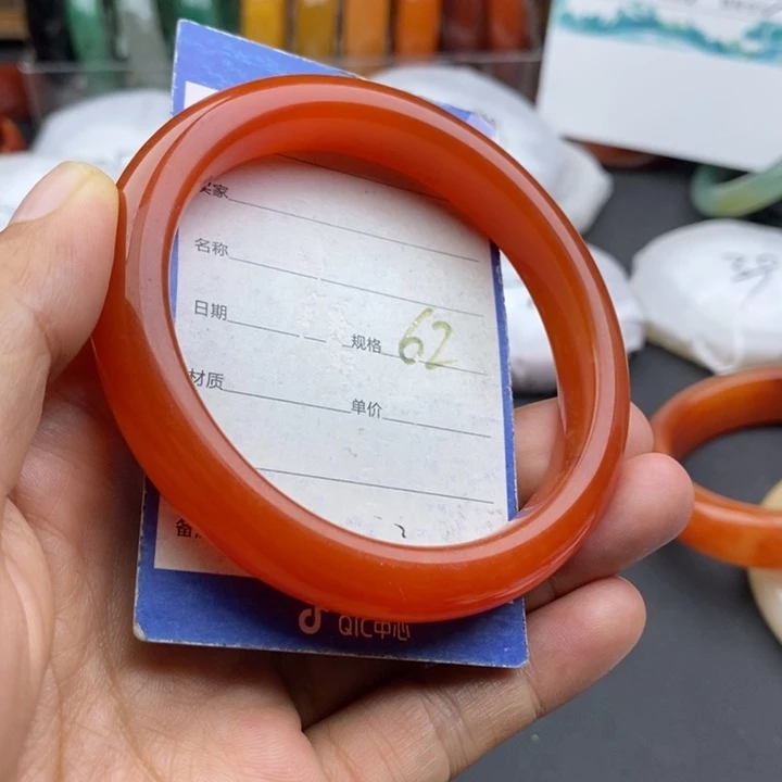 未镶嵌手镯石英质玉
