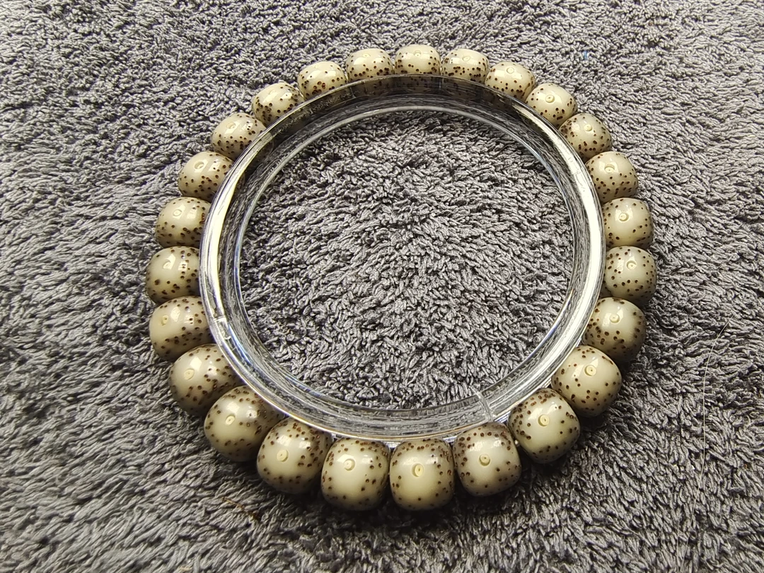 星月菩提糯冰料奶奶灰大眼睛8*9单圈手串