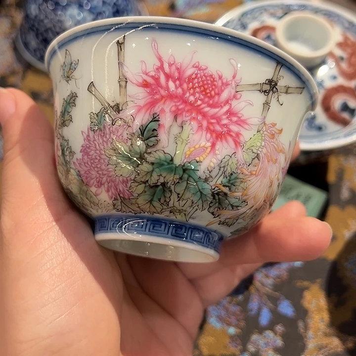 林喜红传统粉彩霸王菊杯