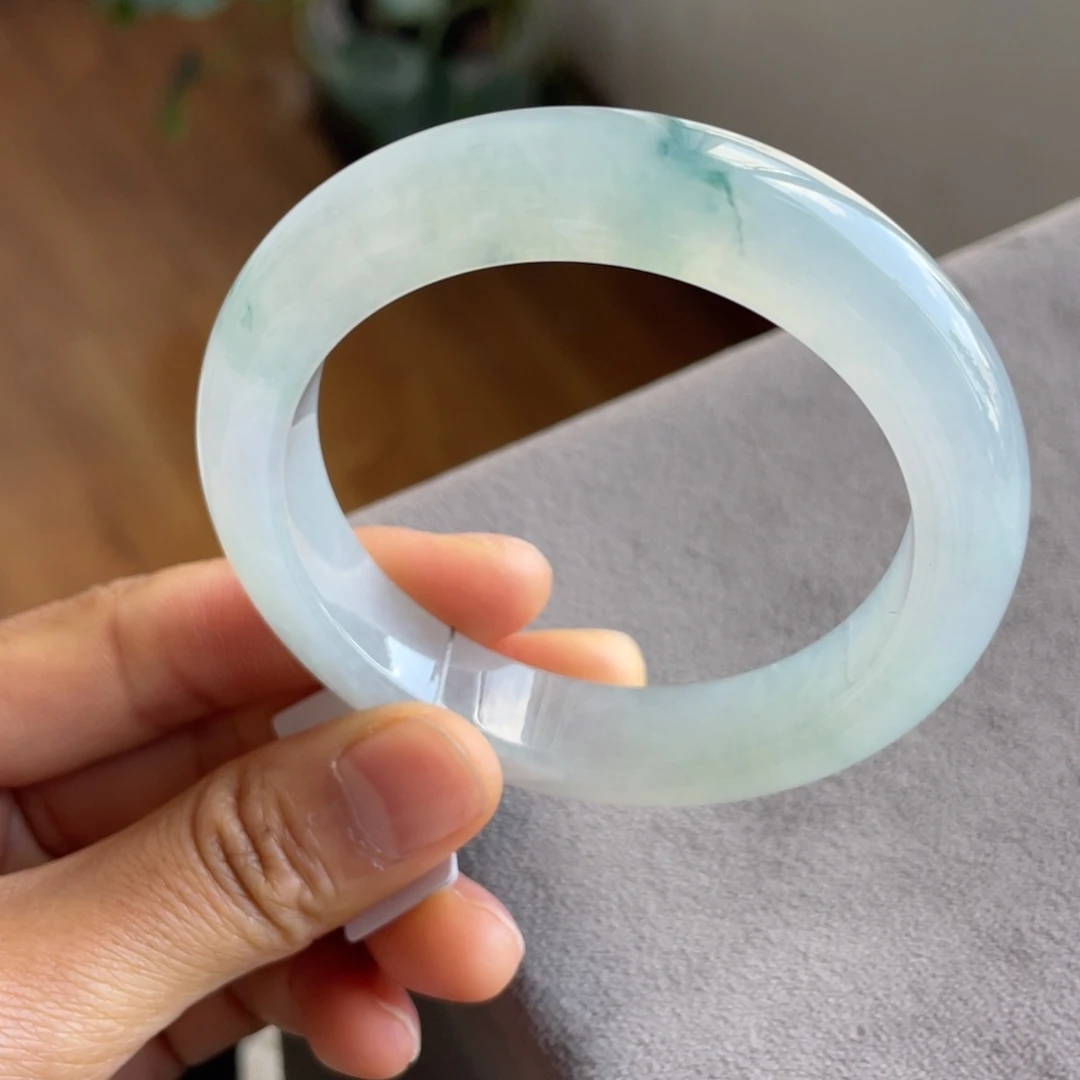 翡翠未镶嵌手镯冰飘花