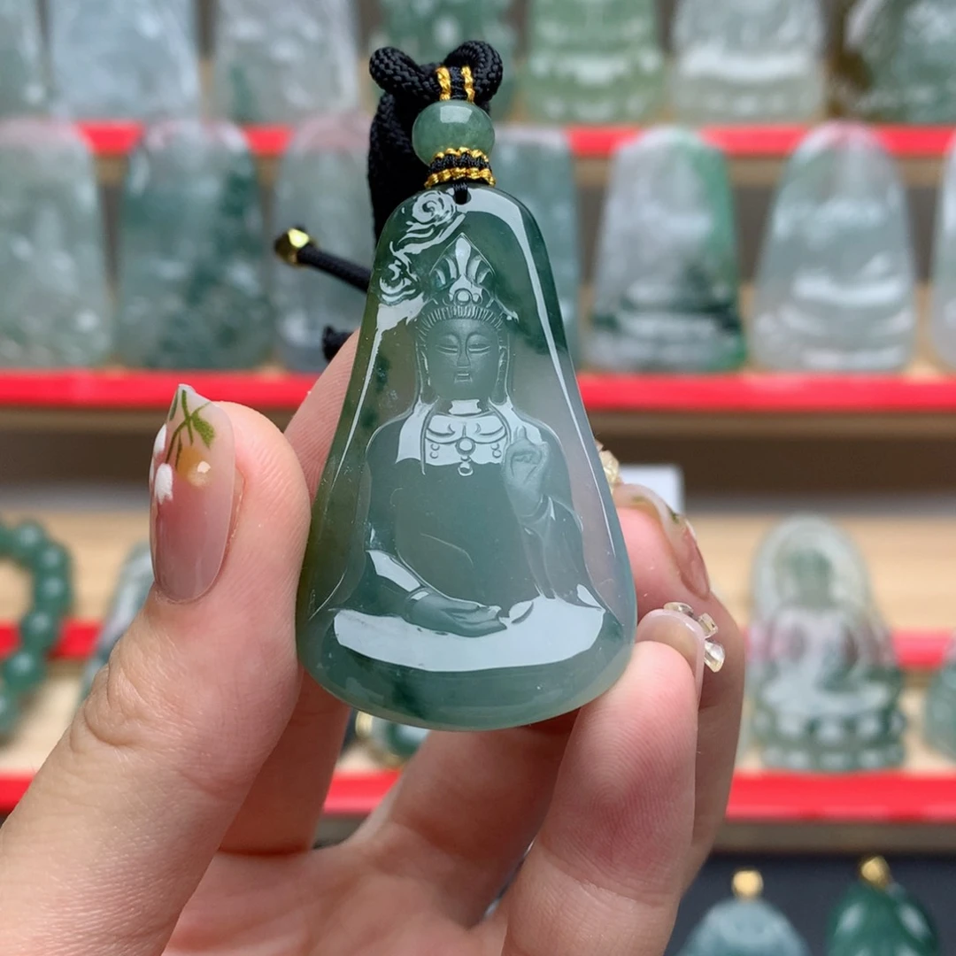 翡翠未镶嵌颈饰素衣