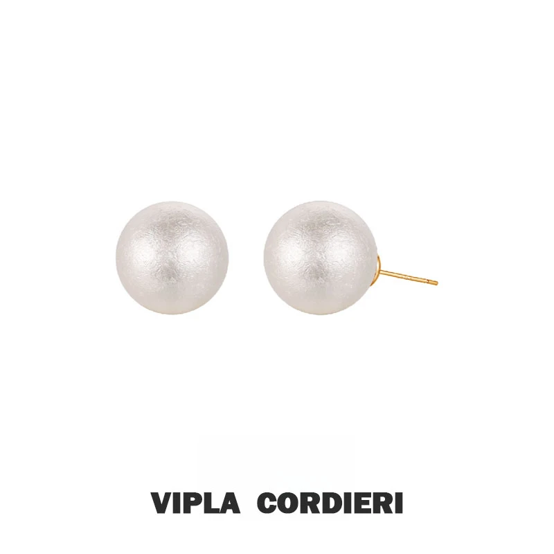 铜合金耳饰 复古赫本风耳钉法式气质耳环轻奢高级感百搭超轻耳饰