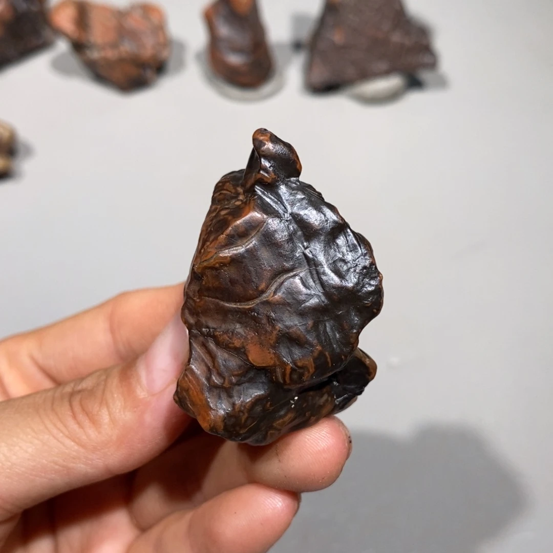 夏***。玛瑙/玉髓车挂合金58