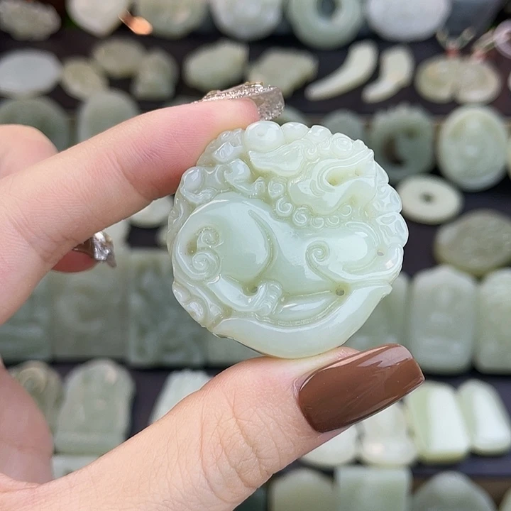 和田玉未镶嵌颈饰