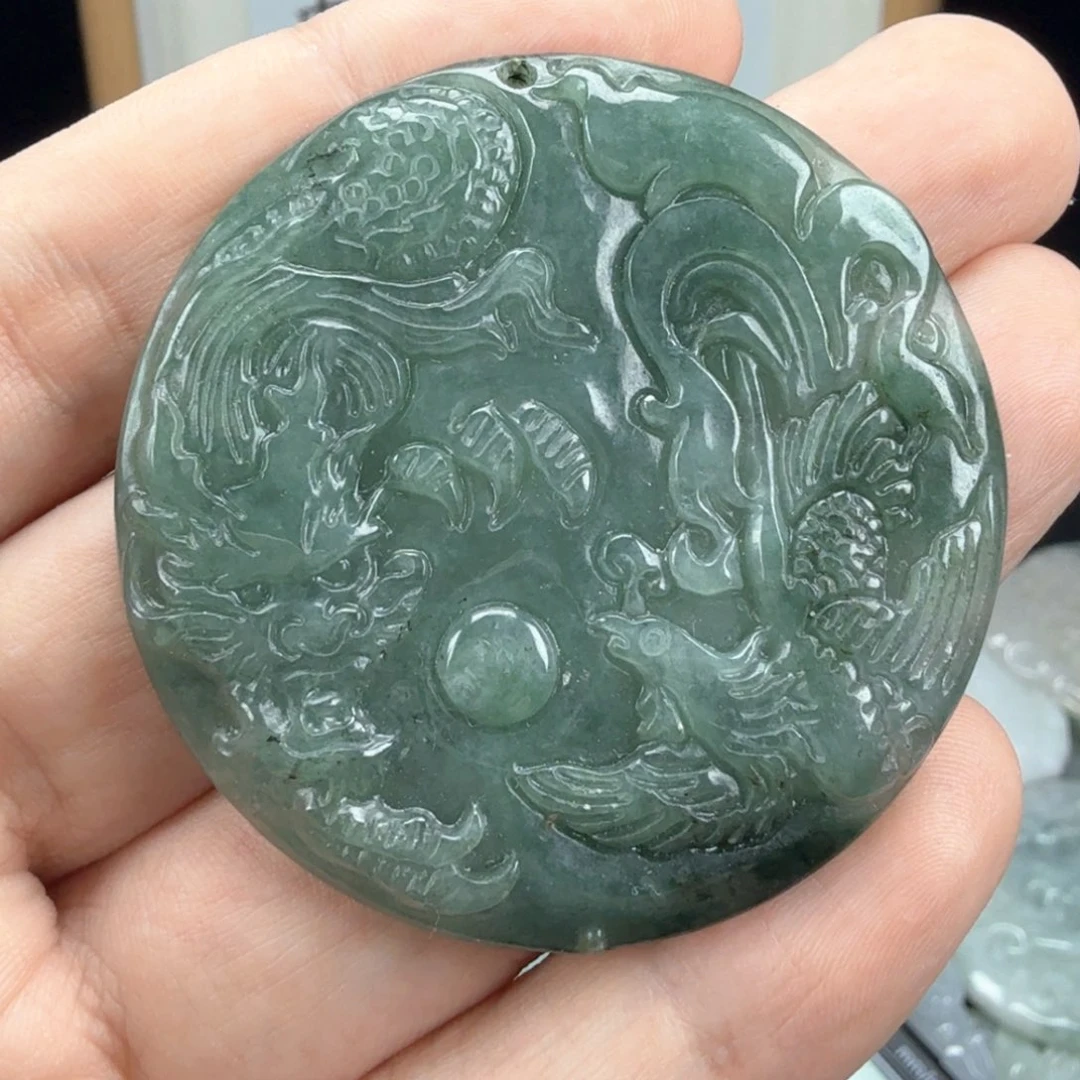 翡翠挂件未镶嵌翡翠