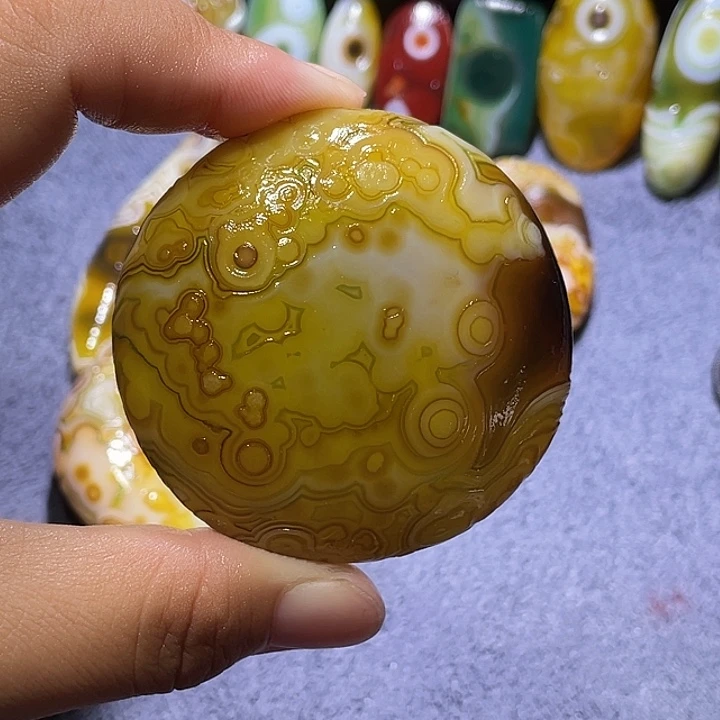 水***手玛瑙/玉髓未镶嵌珠宝奇石