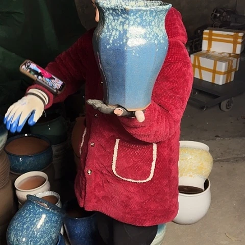 口19高27瑕疵盆子。