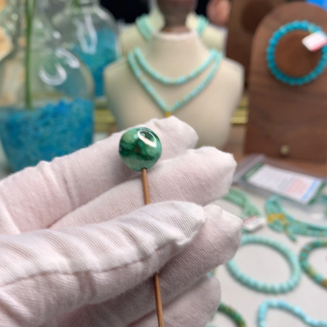 绿松石未镶嵌饰品