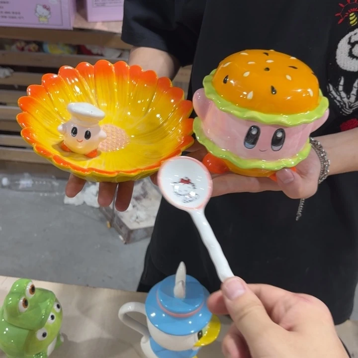 摆件我在外面吃东西了哈