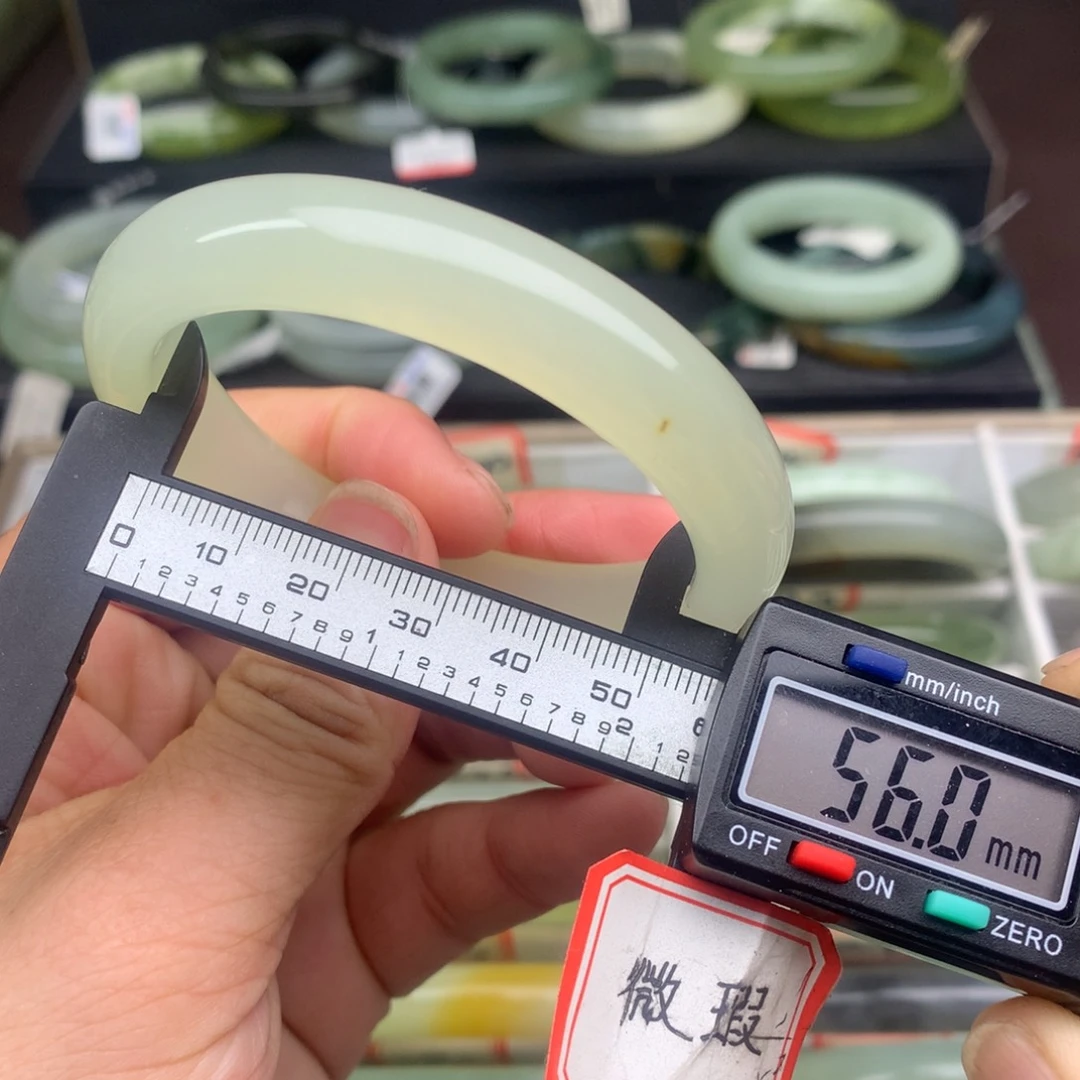 蛇纹石玉未镶嵌手镯901