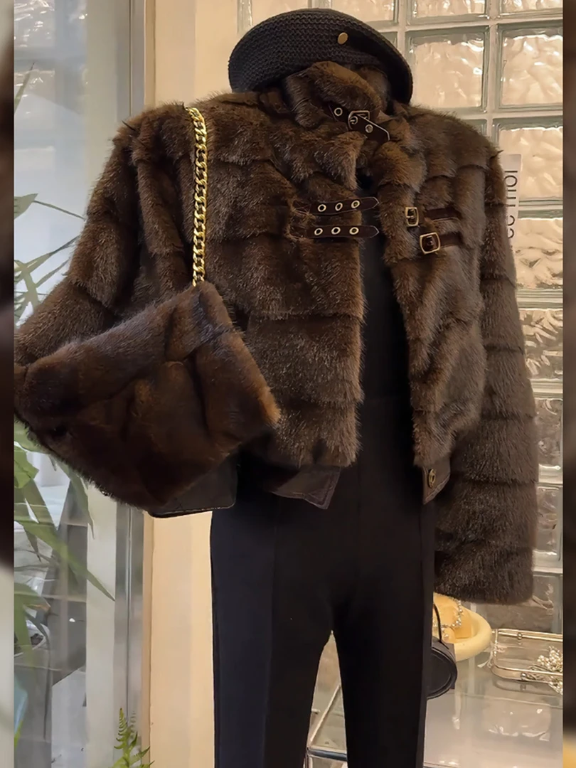 2025秋冬新款小众不撞款气质毛绒外套高级名媛风短款保暖上衣女装