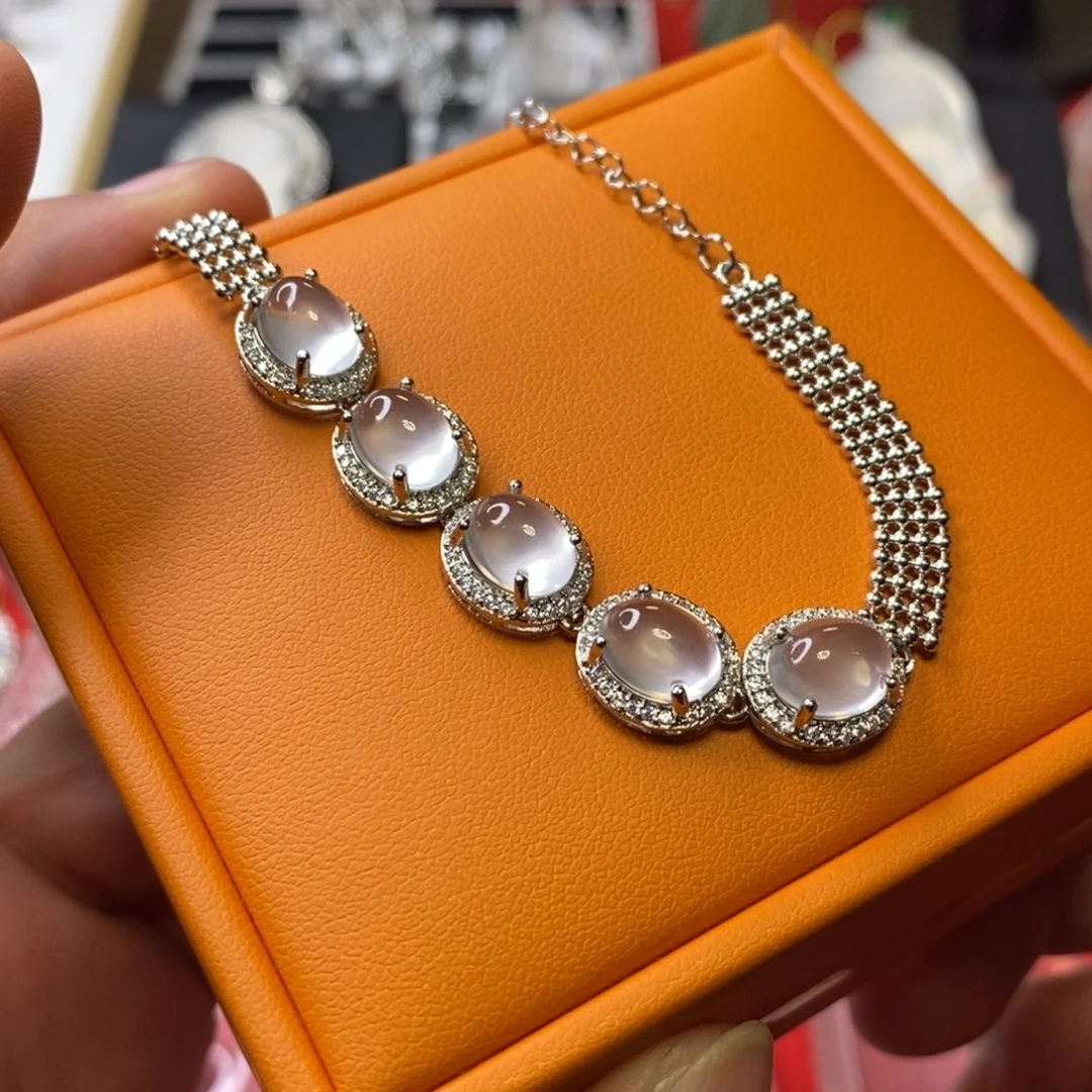 石英质玉合金吊坠