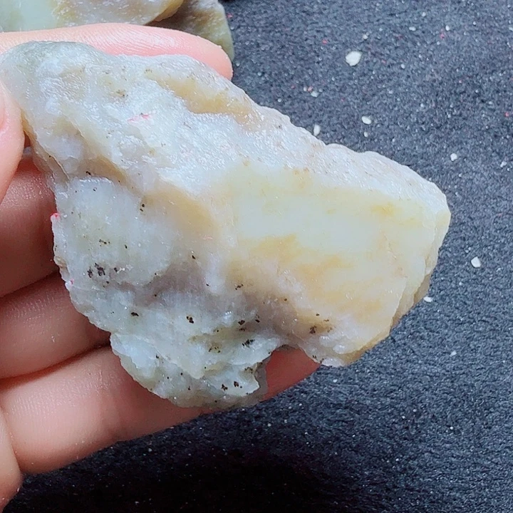 未镶嵌和田玉（糖玉）珠宝半成品