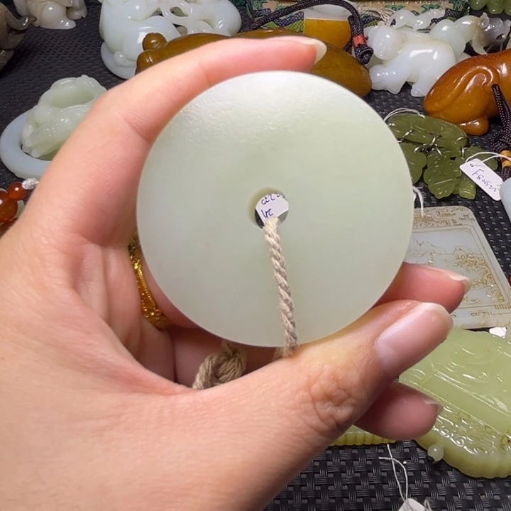 和田玉（糖玉）未镶嵌颈饰