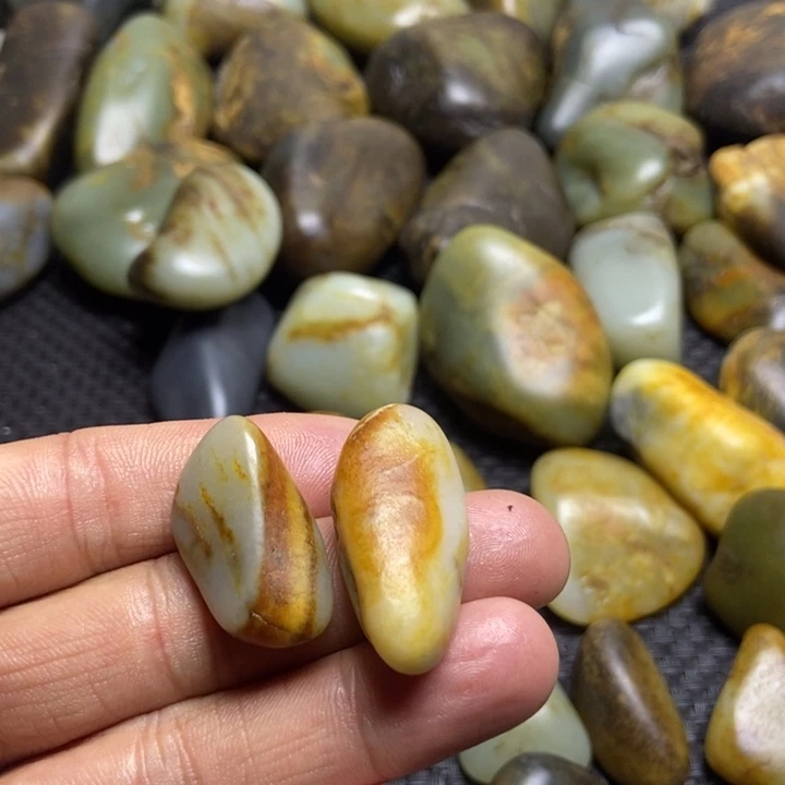 彭***哥未镶嵌和田玉（糖玉）珠宝奇石