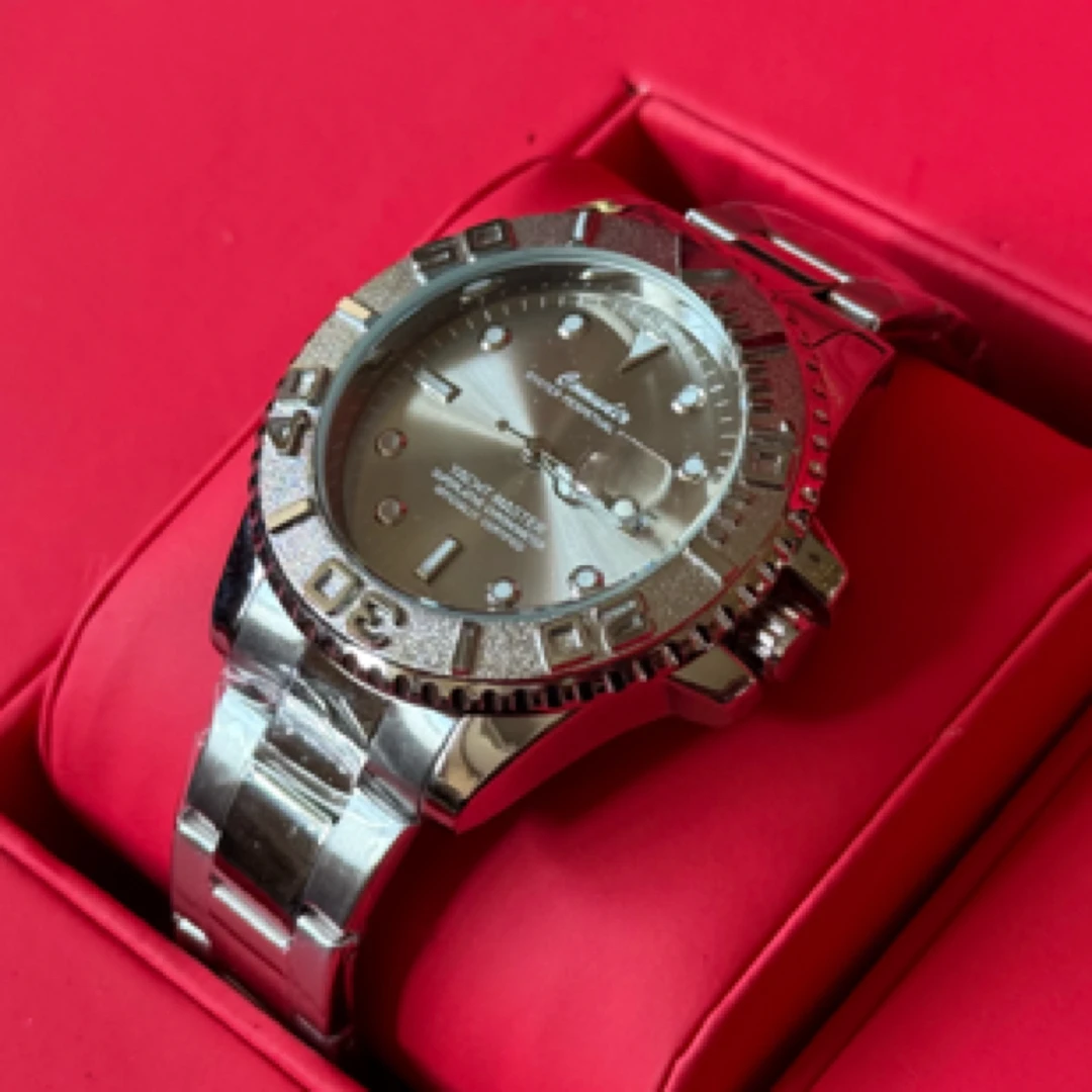 全新未拆时尚大气男表多功能防水夜光手表男灰hyt