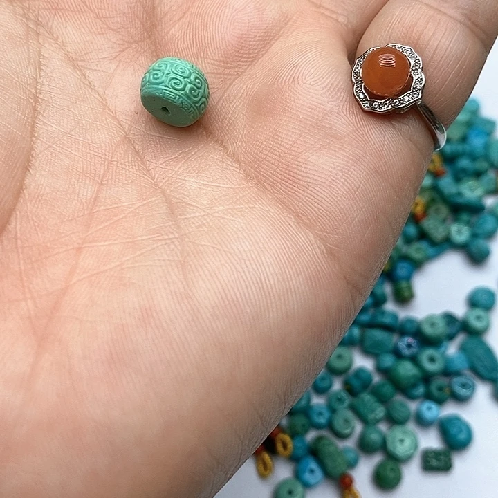 南红玛瑙未镶嵌珠宝奇石