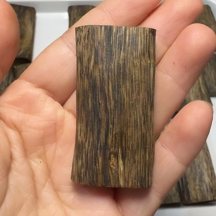 长***安木奇楠绿奇楠牌子料9克