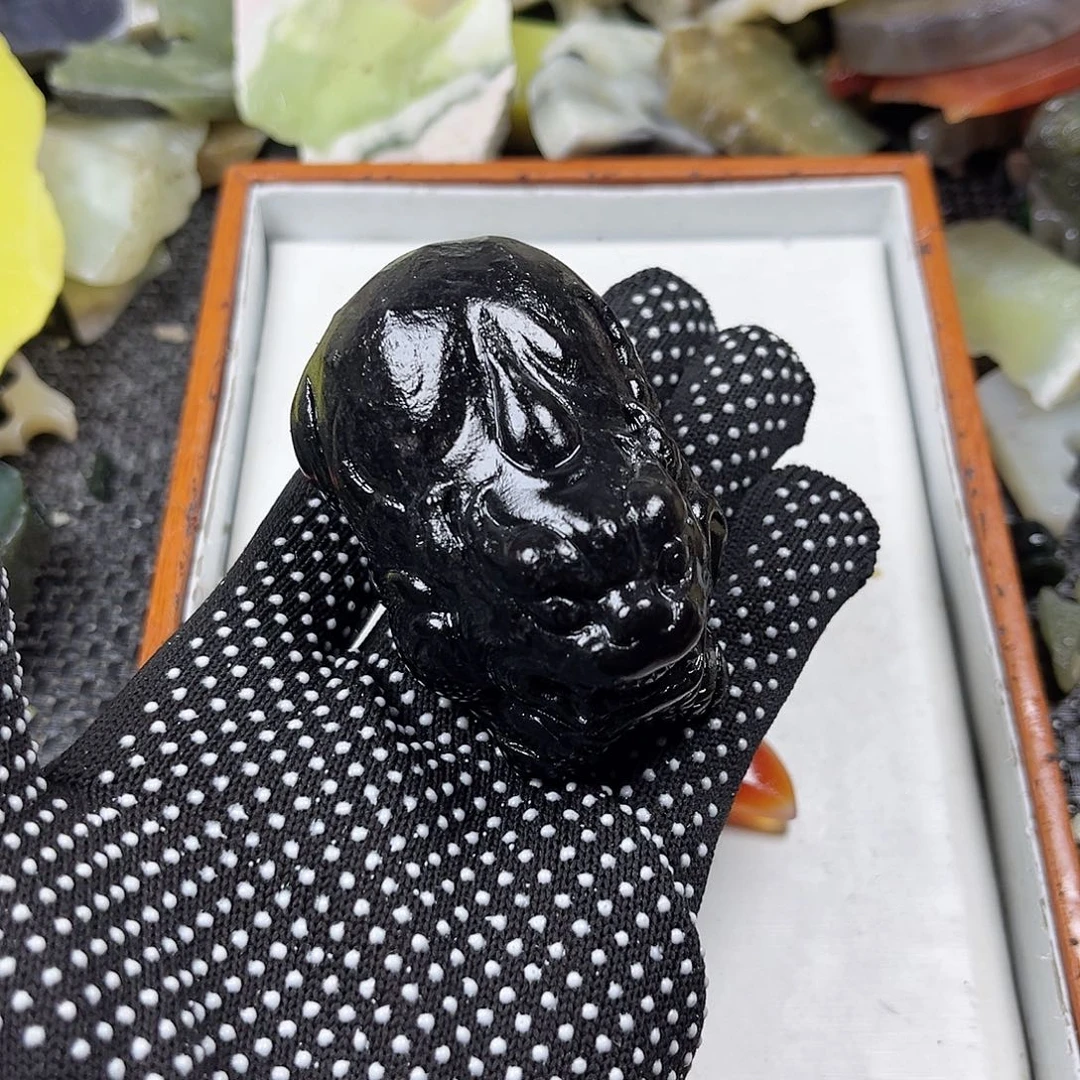 颈饰未镶嵌和田玉门**下