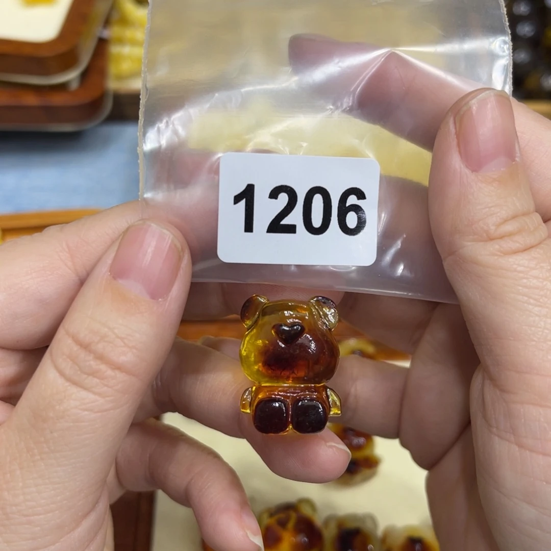 琥珀珠宝奇石未镶嵌