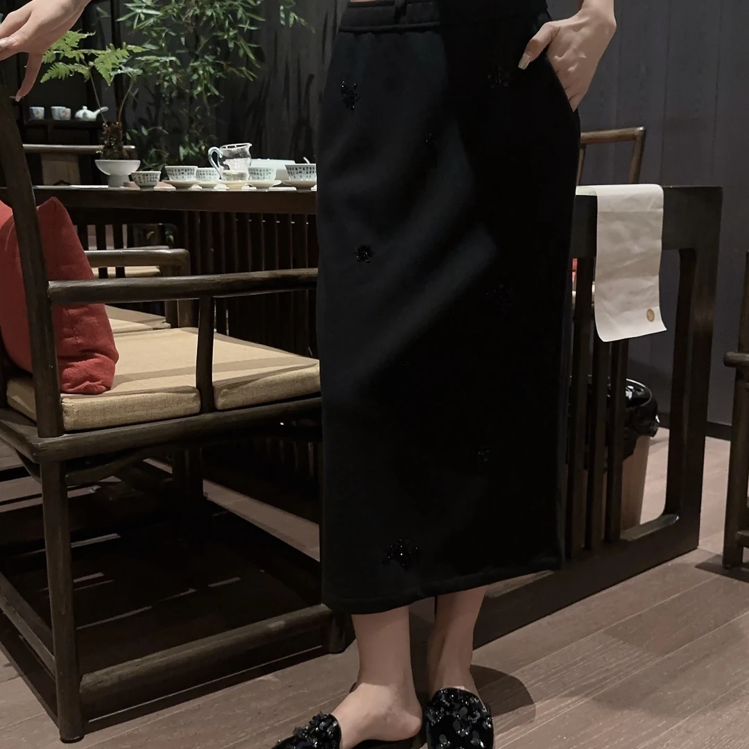 Betty Bairn“率性从容”秋冬山羊绒桑蚕丝精纺钉珠半裙25B-BW1315
