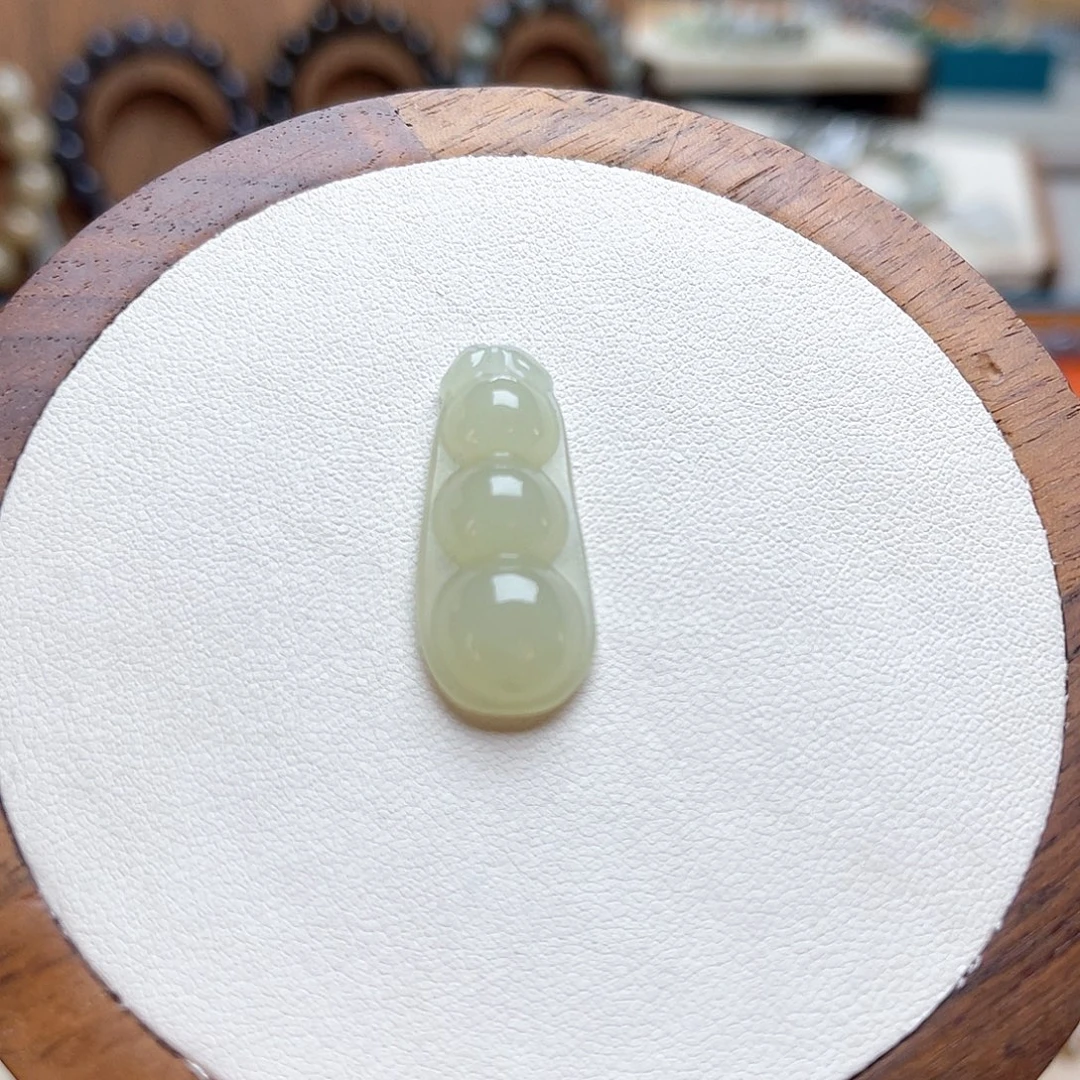 和田玉未镶嵌吊坠(不含链)H12