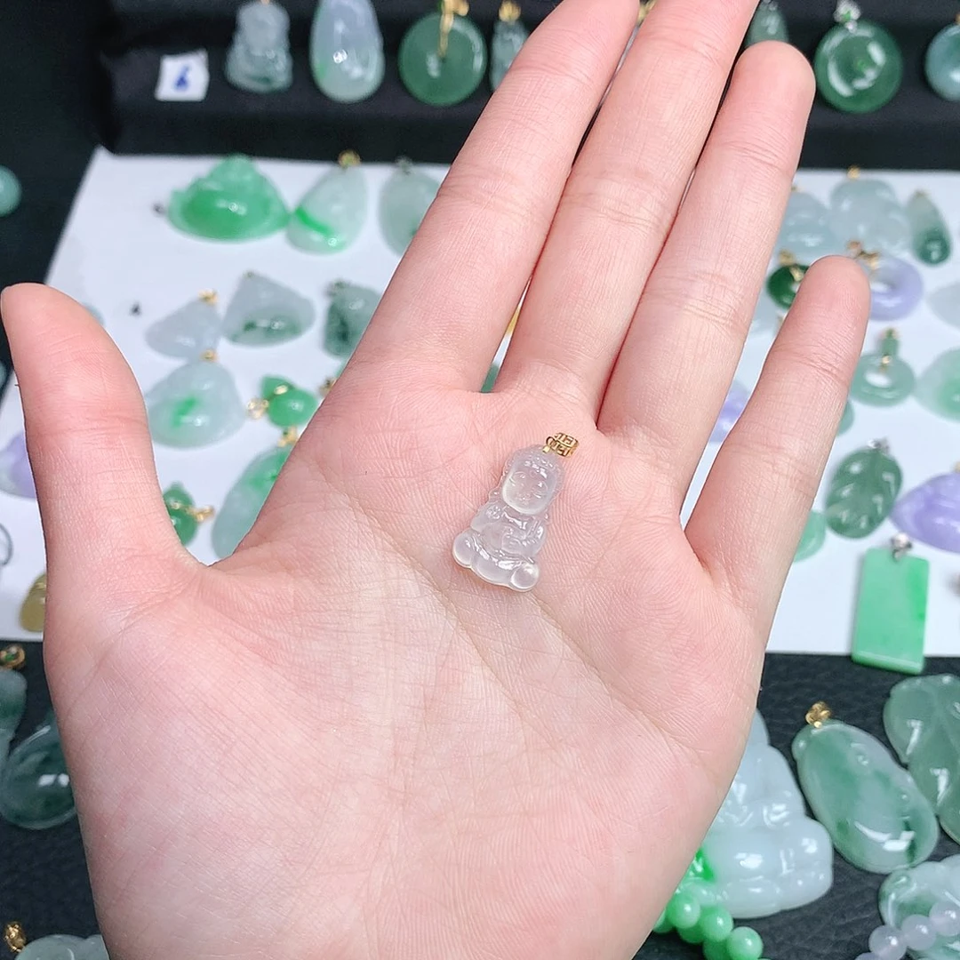 翡翠颈饰未镶嵌翡翠