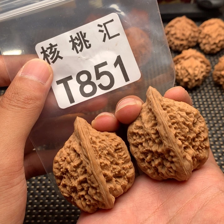 文玩核桃吊坠核尊