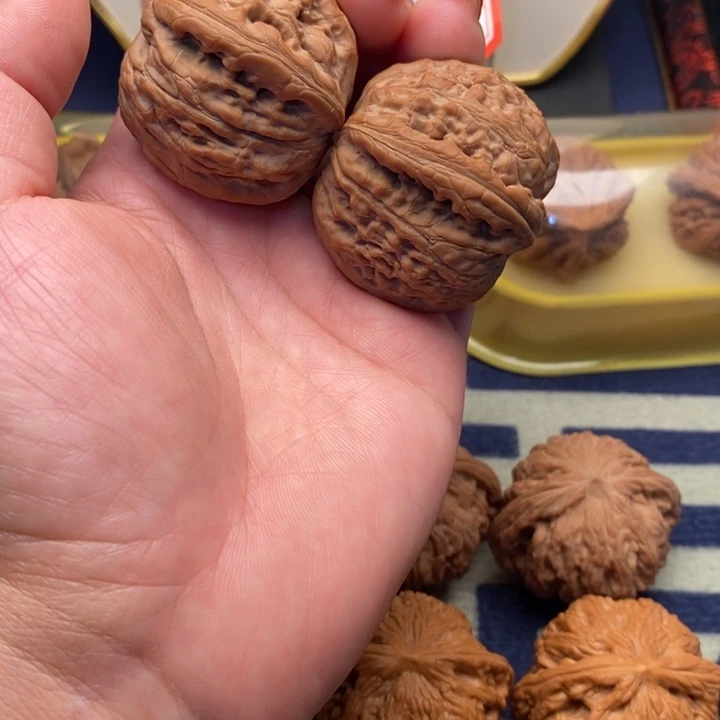 文玩核桃把件御尊