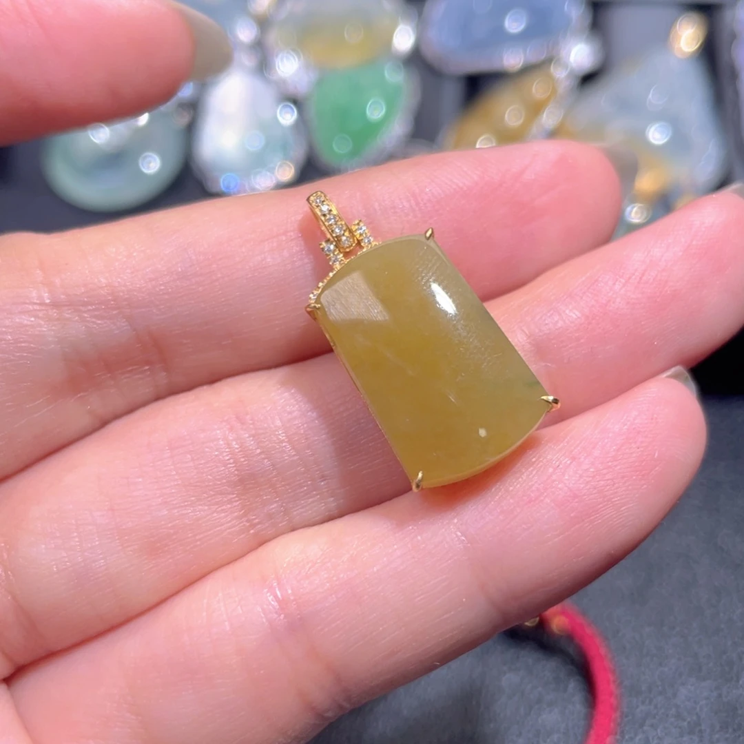 颈饰18K金镶嵌翡翠翡翠