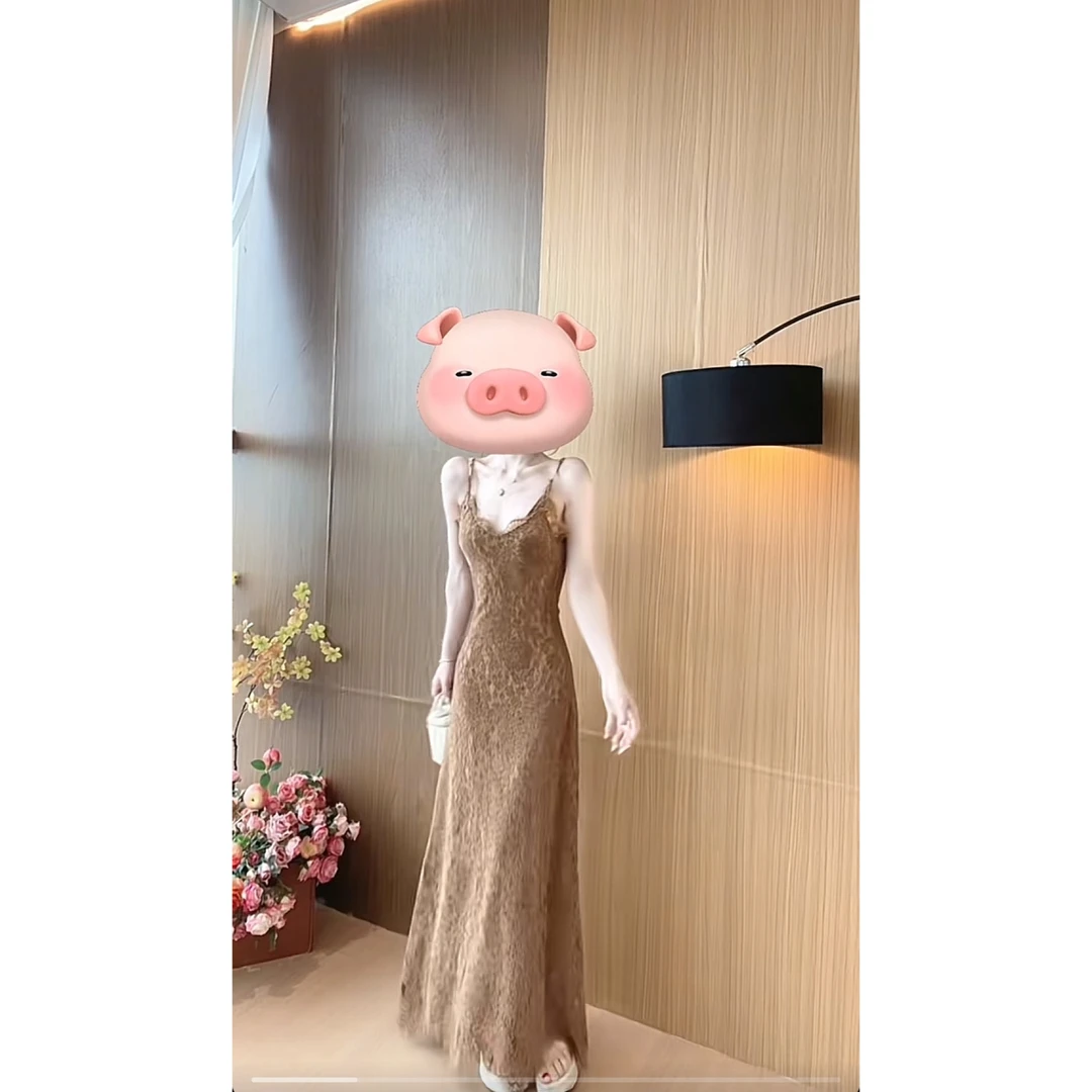 黑咖布朗尼 秋季新款重工浮雕蕾丝吊带打底连衣裙